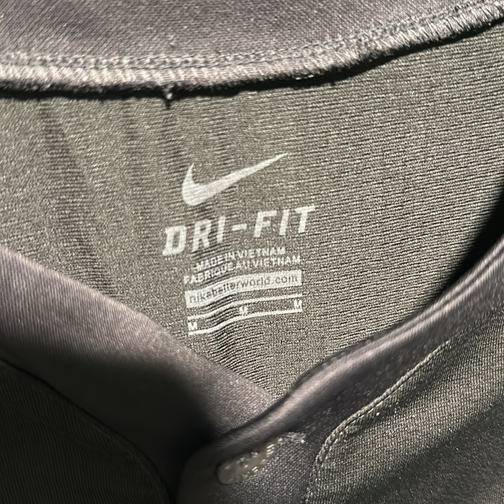 Nike shirt - Picture 4 of 4